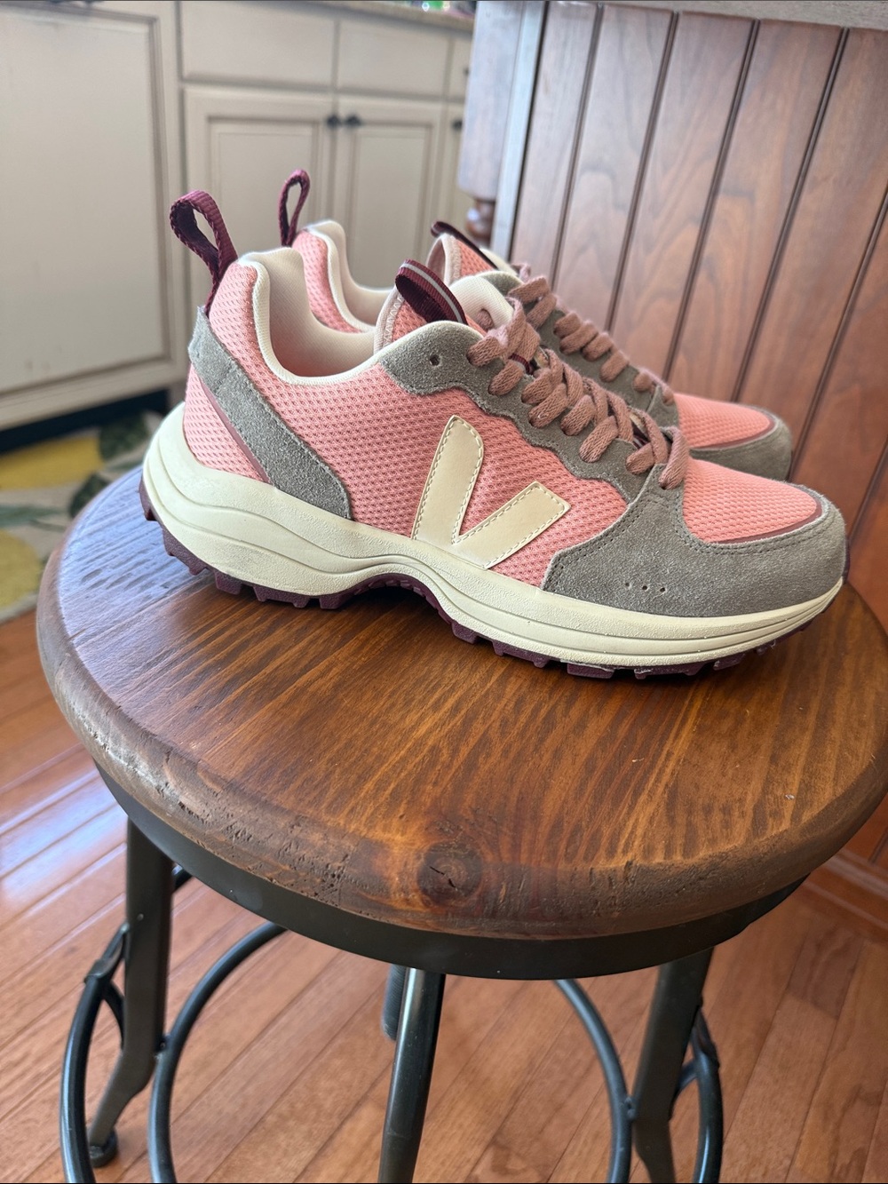 Veja ✌🏻 💜 Women’s Pink Gray V-10 Inspired Mesh Sneaker